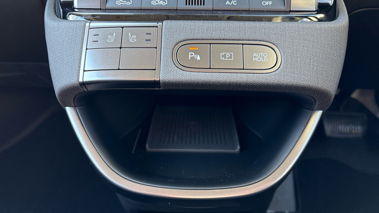 Hyundai INSTER 85kW 02 49kWh 5dr Auto Electric Hatchback